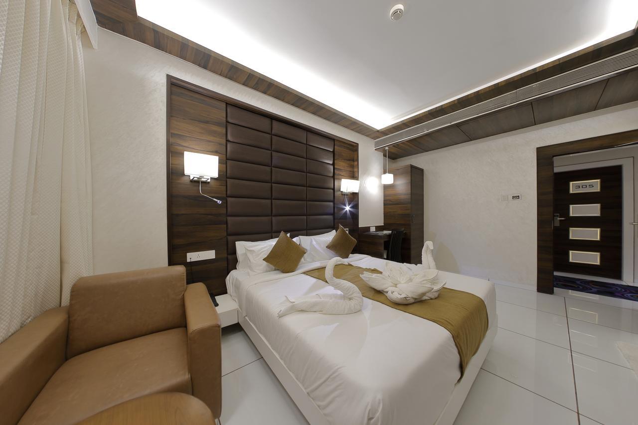 Hotel Silver Heights Ahmadábád Exteriér fotografie